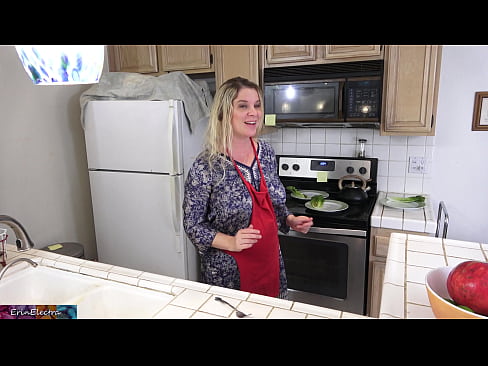 ❤️ Stepmom mulgere eum in culina ante diem suum Porno  at la.porn-milf300.ru